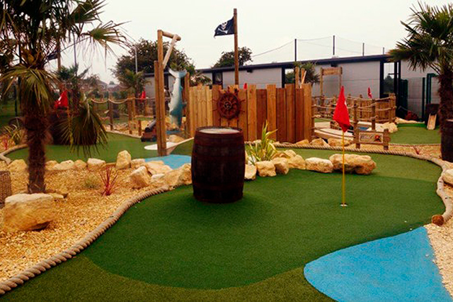 LazyLawn-Artificial-Grass-Adventure-Golf